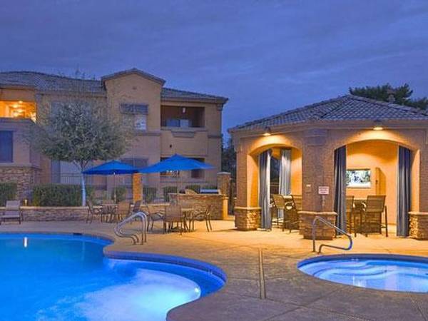 $1,330 / 1br - 754ft2 - Gourmet Kitchens, Contemporary New Light Fixtures, Ceiling Fans (Avondale)64024992930435120