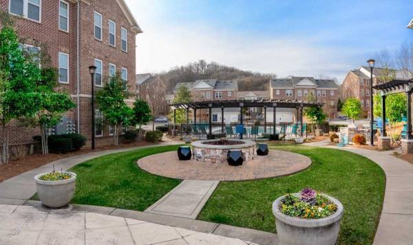 $2,220 / 2br - 1126ft2 - Ready to lease! Beautifully designed 2 bed 2 bath apartment (Franklin - North)63680411862785122