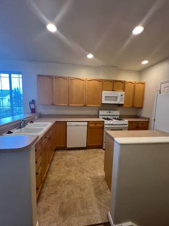 $2,035 / 1br - 780ft2 - Pet friendly community in Anchorage. 1 BD / 1 BA. Call for tour! (Anchorage - Midtown)64004786369923122
