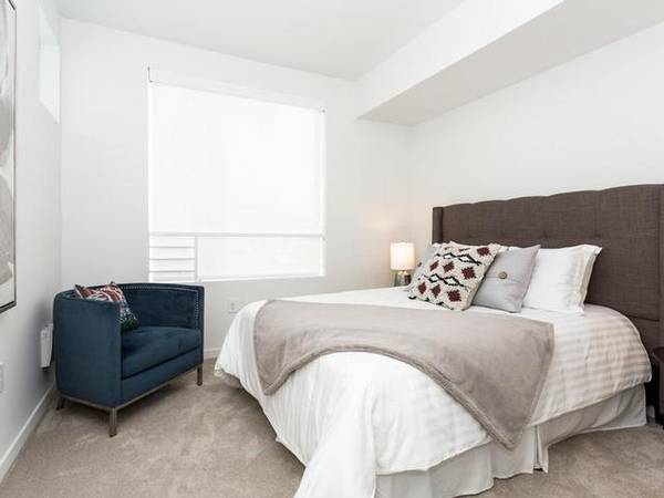 $2,932 / 1br - 716ft2 - Resident Lounge, Rooftop Lounge, Swimming Pool & Sundeck (Westchester, Los Angeles)63655062651395122