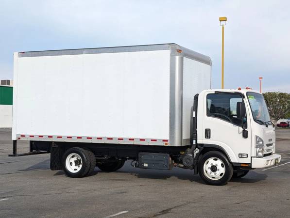 2017 Isuzu NRR 16FT