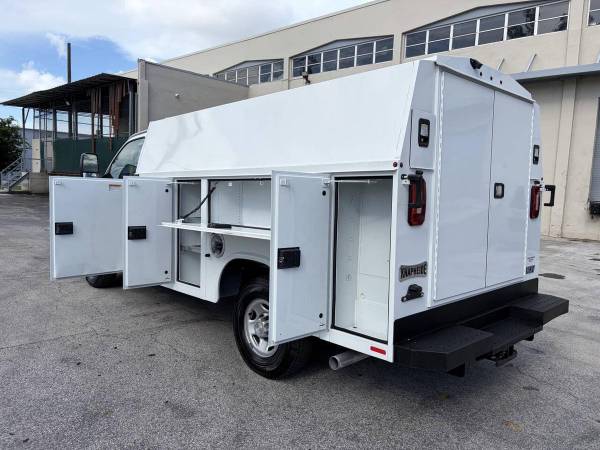 2019 Chevrolet EXPRESS 3500 CUTAWAY - Photo 7