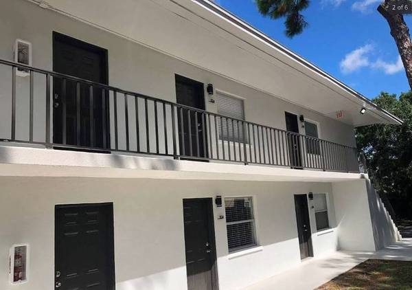 Situated in Sarasota!, Studio/1B, Stainless Steel Appliances . 1