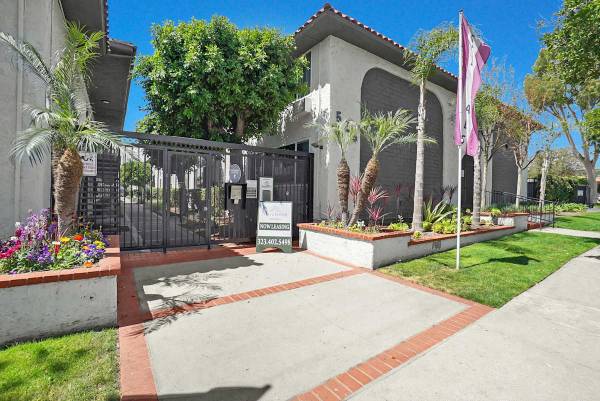 Vertical Blinds, Controlled Access/Gated, Assigned Covered Parking 1