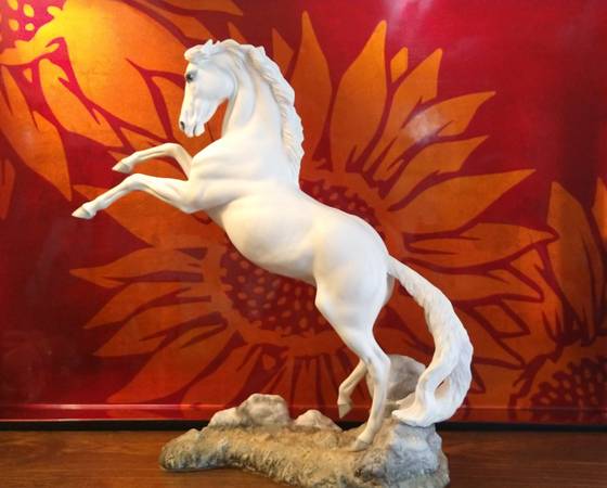 HORSE STATUE 1992 FRANKLIN MINT 1