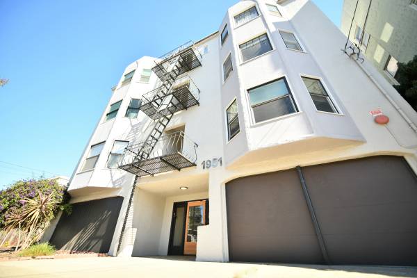 1951 Chestnut St, Steam Heat, Remodeled Kitchen, Walk to UCB 1