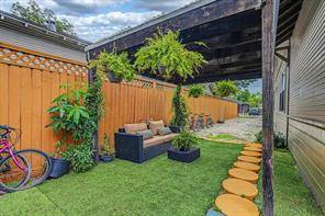 HEIGHTS BUNGALOW<<<<<<< 1