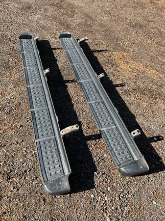 4th gen 4Runner Running Boards (2003-2009) 1
