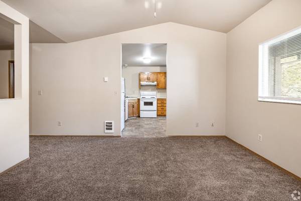 $1,300 / 1br - 772ft2 - Rare Find: 1 BR with Carport & Washer/Dryer Incl. (Boise)63794945767553124