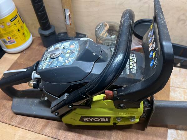 Ryobi 3714 Chainsaw 1