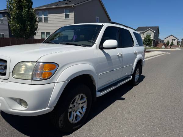 Sequoia Toyota 2003 - $8,700 (Puyallup)63623096804737122