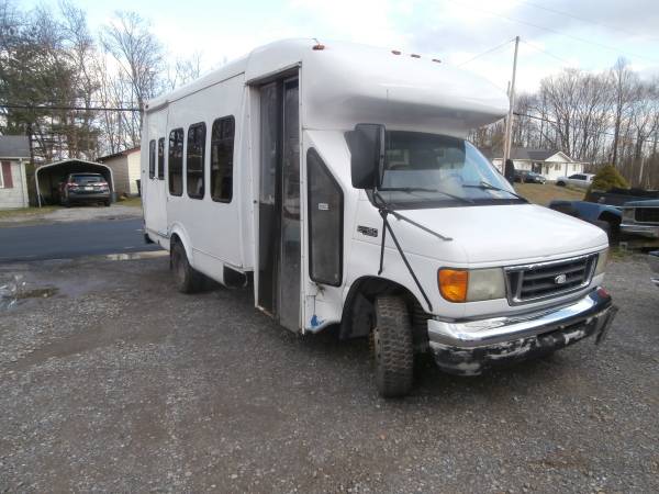 2003-OR 2004 FORD E 450 SHUTTLE BUS 7.3 TURBO DIESEL AUTOMAIC 1