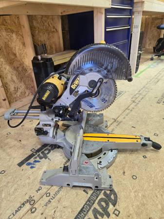 DeWalt miter saw 1