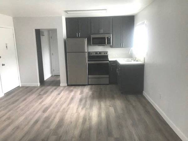 $1,795 / 1br - 600ft2 - Close to Public Transportation, Carport, Fitness Center (coming soon!) (4041 Arch Dr, Studio City, CA)63857624993793120