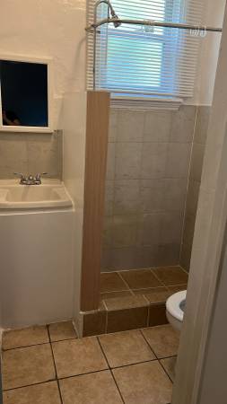 $800 / 1br - 1bedroom $800dollars new kitch and bath- must have no eviction (West Oxford & N 21st)63666782653697121