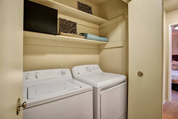 $2,160 / 2br - 915ft2 - Todo lo que necesitas y más: 2 habitaciones, 1 baño en una comunidad vibrante. (Mukilteo - South Everett, Lynnwood)63688532247553121