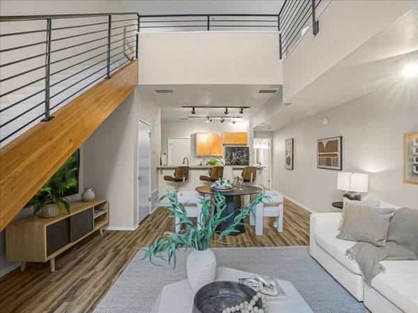 $2822.00 / 1br - 1113ft2 - 1BR/1.5BA Loft-Style Unit63989800190979121