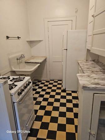 $900 / 1br - 650ft2 - Amplio apartamento de 1 dormitorio – The Bridge Apartments (frontera entre Detroit y Grosse Pointe Park)64018939716099122