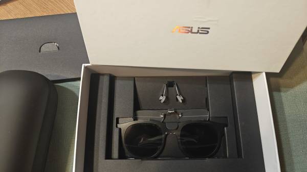 Asus M1 Smart Glasses 1