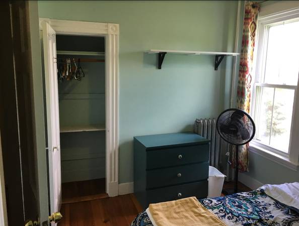 $1,300 / 3br - 1400ft2 - Vibrant, furnished 3 BD 1BA in heart of Eastie64213541793921124