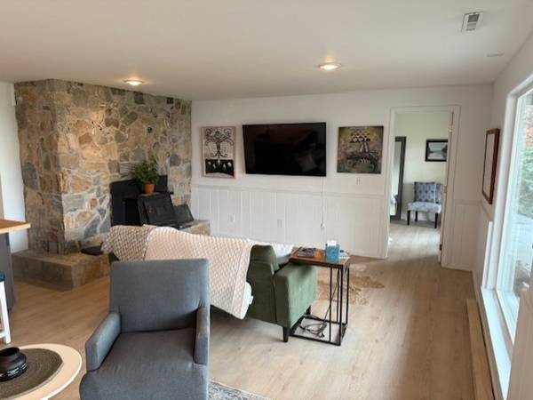 $1,495 / 1br - 1000ft2 - Lakeside Chelan 1BR/1BA – Lake Views, 5-min Walk to Lakeside Park! (Chelan)63808971205251122