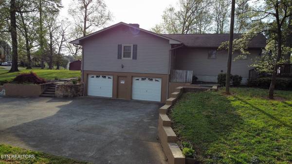$414,900 / 3br - 2352ft2 - Beautiful Quality built house in a well established neighborhood (Madisonville)63815695548163124