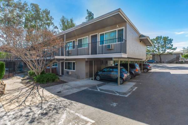 $2,280 / 2br - 825ft2 - Covered Parking, Walk-in Closets, 2bd 1ba (lafayette / orinda / moraga)64000588777603120