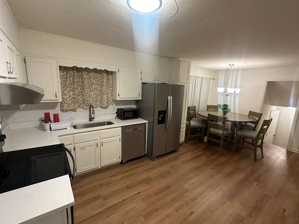 $225 / 4br - 144ft2 - ROOMS FOR RENT - JONESBORO - SHARED BATH (JONESBORO)63736027532803120