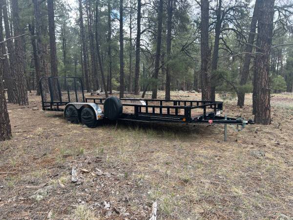 2022 pj trailer, 22 foot long tandem axle trailer LIKE NEW 1