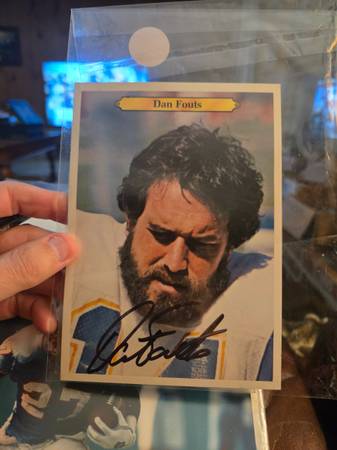 Autographed large trading card of hofer Dan Fouts 1