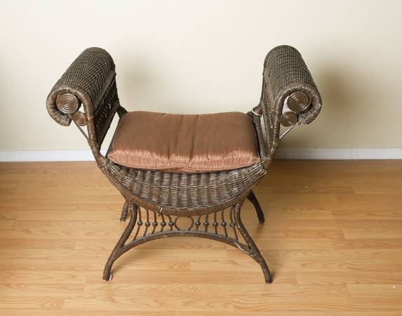 Stylish Wicker Bench 1
