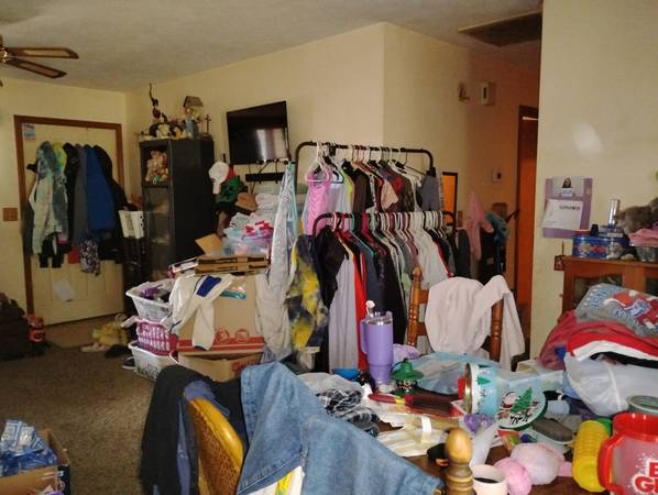 $160,000 / 1148ft2 - Investors! [Off-Market Opportunity] 3bed 1bath fixer upper, great cond (Ellettsville)63935966732291124