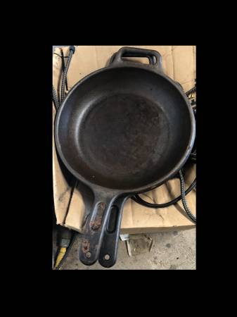 CAST IRON SKILLET 1