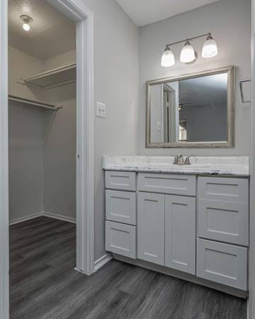 $899 / 1br - 630ft2 - The Fall Apartment You've Been Dreaming Of (1400 Shady Ln, Bedford, TX)63796578298369122