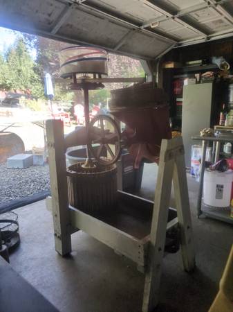 Apple press your apples (Clatskanie)63958289522307120