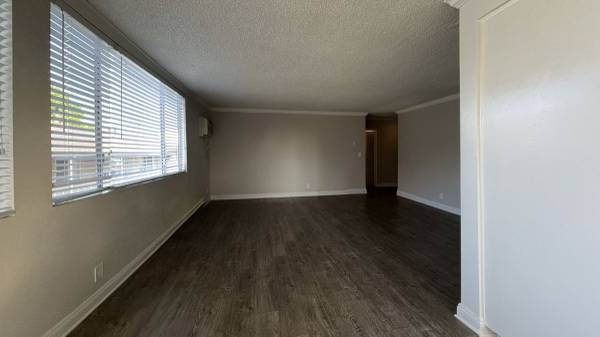 $2,695 / 2hab - 1200ft2 - Romaine Apts...¡Hermoso y espacioso departamento de 2 habitaciones con balcón y estacionamiento!!! (West Hollywood)63869888429953123
