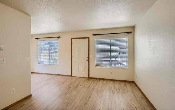 $1800.00 / 2br - 784ft2 - 2-Story, Light-Filled 2-Bed Duplex, In-Unit W/D, Quiet, Vaulted Ceilin63831535764865121