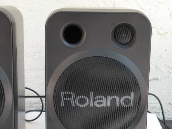Roland Stereo Micro Monitor MA-8 Powered Speakers - electronics
