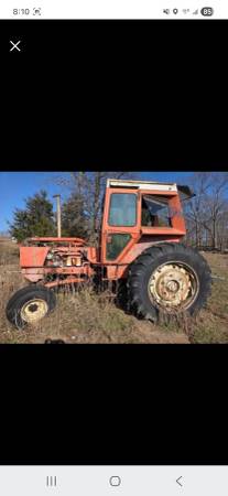 200 Allis Chalmers Tractor 1