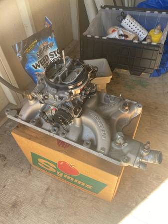 Edelbrock Intake Manfold 1