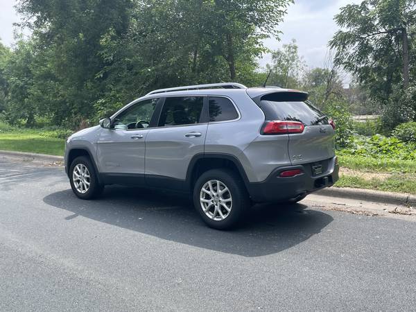 2014 Jeep Cherokee - Tow Package  Excellent Condition!! - $10,90063470071034883121