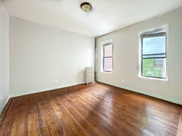 $2,385 / 2br - Very Large 2 Bed 1 Bath in Prospect Lefferts Gardens (Prospect Lefferts Gardens)63689627211777120
