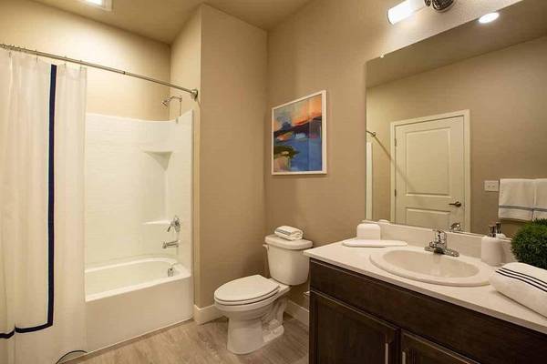 $2,150 / 1br - 782ft2 - Garbage Disposal, Package lockers, Secure fob entry into clubhouse63970301932162122