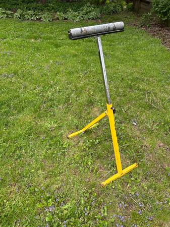 Adjustable Folding Roller Stand Woodworking - $15 (Bay View)63471071739777120