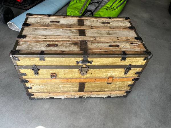 Steamer Trunk 1