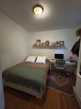 Nice room, with two professionals, by Morningside park. Oct. 1