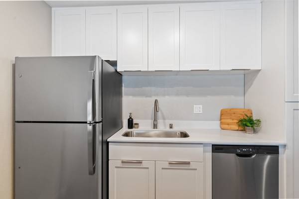 $2,815 / 1br - 700ft2 - Prime Campbell Location! Love Where You Live Schedule Your Tour Today! (campbell)64030487127937122
