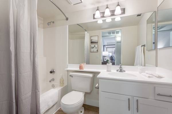 $2,895 / 2br - 820ft2 - Tour Today at Colony Parc! 2Bdrm/2Bth Available Now! (Ventura)63800450361859124