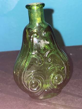 Marked c.1971 Wheaton Green Glass Pear Shaped Bottle 3" H Scrolls 1