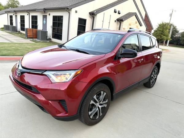2016 TOYOTA RAV4 LE 1